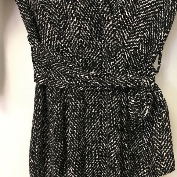 Ann Taylor Black & White Print Faux Wrap Dress 2P - Picture 3 of 8